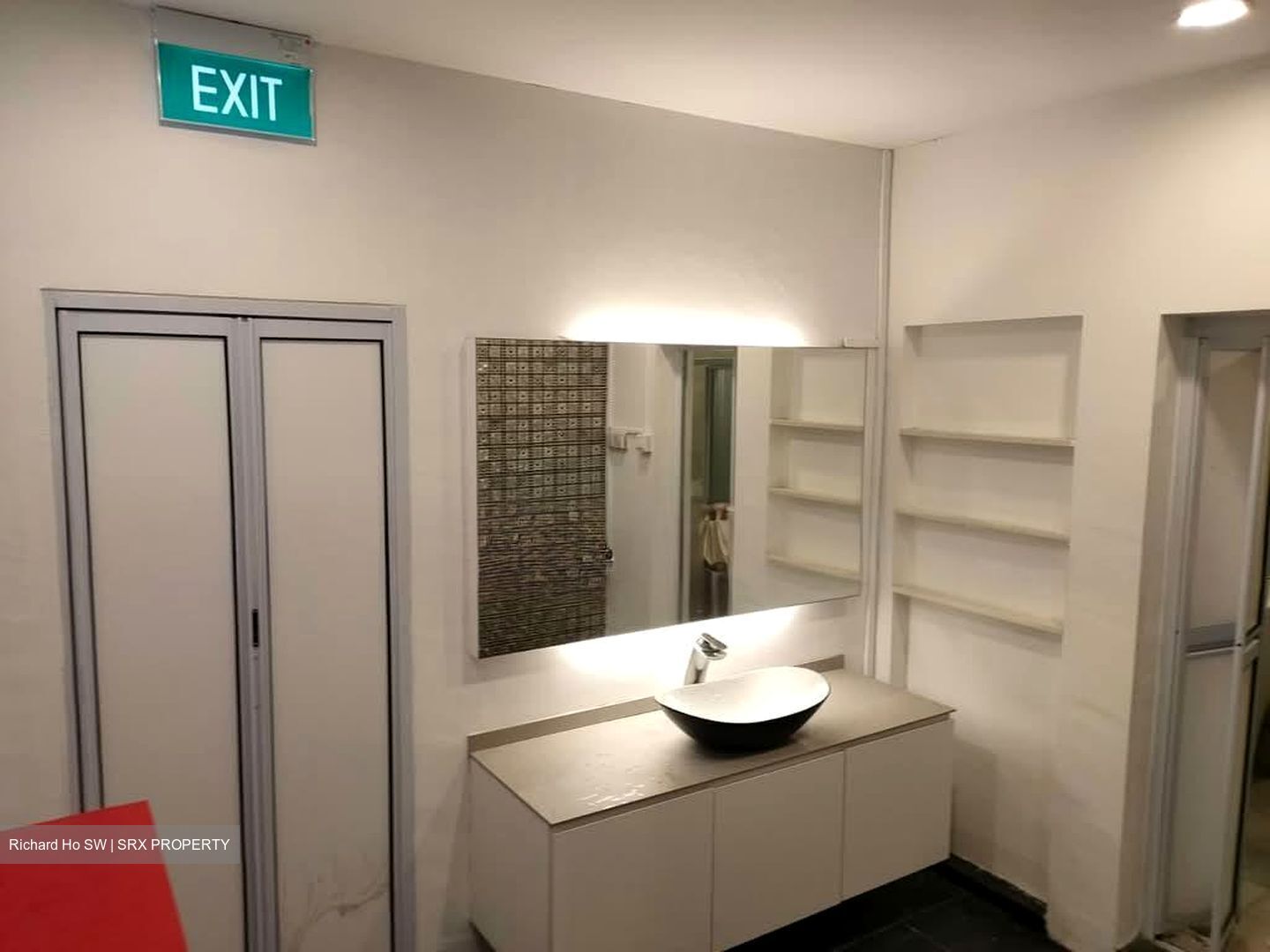 Upper Serangoon Shopping Centre (D19), Retail #568667741